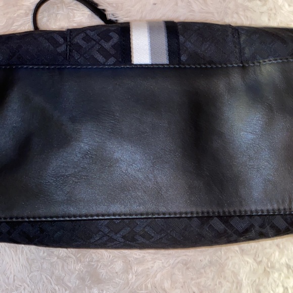 Tommy Hilfiger Handbag - Picture 11 of 13
